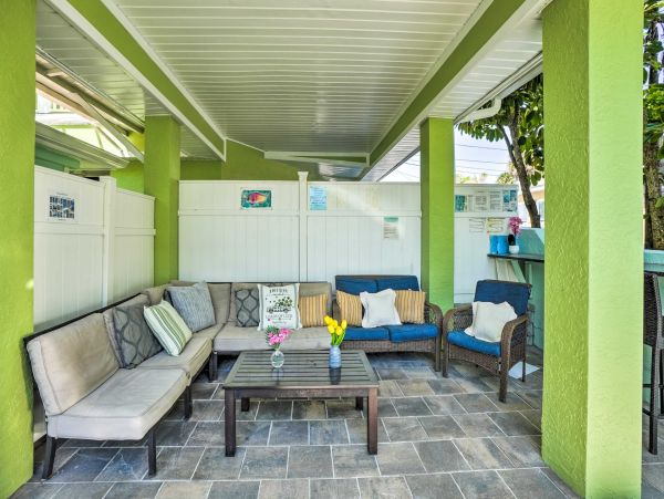Clearwater Vacation Condo One Bedroom Steps to Beach