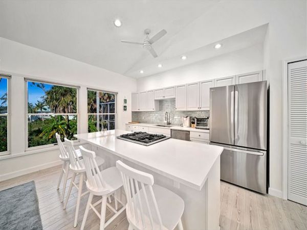 Sanibel Vacation Pool Home Three Bedrooms Sleeps 6 Guests