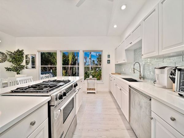Sanibel Vacation Pool Home Three Bedrooms Sleeps 6 Guests