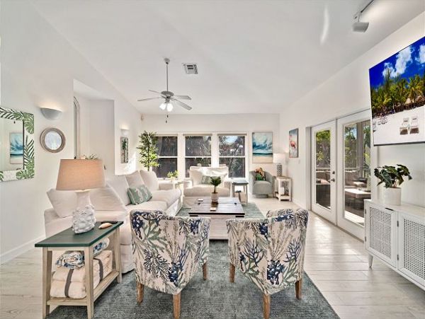 Sanibel Vacation Pool Home Three Bedrooms Sleeps 6 Guests
