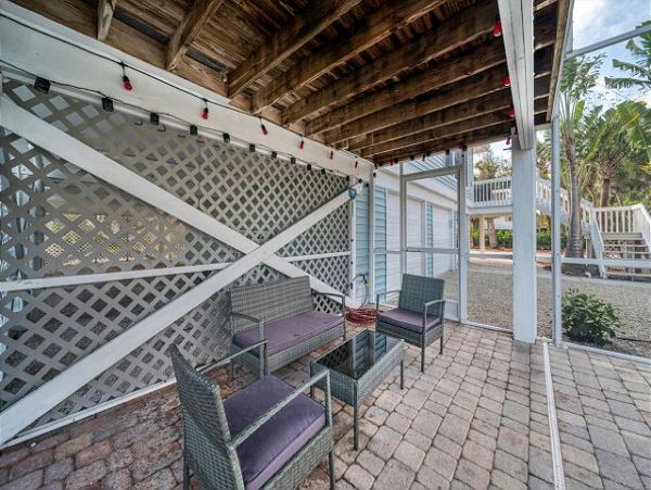 Sanibel Vacation Pool Home Three Bedrooms Sleeps 6 Guests