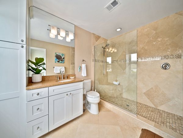 Sanibel Stunning Four Bedroom Vacation Home Walk to the Beach