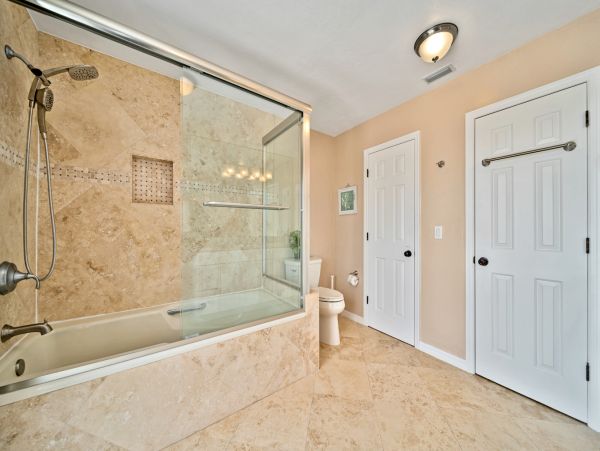 Sanibel Stunning Four Bedroom Vacation Home Walk to the Beach