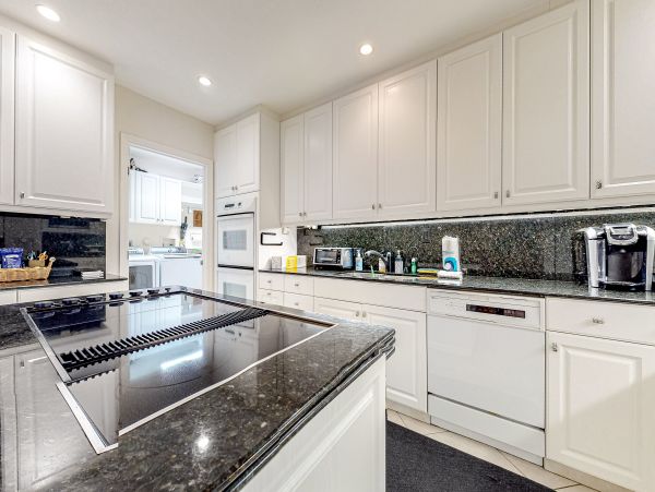 Fort Lauderdale Vacation Home Three Bedroom Walk to Beach