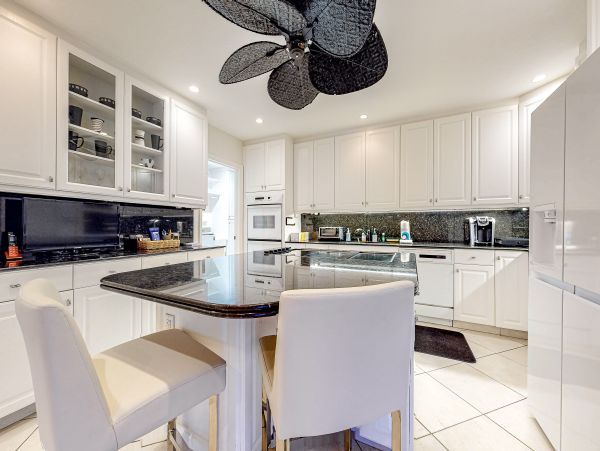 Fort Lauderdale Vacation Home Three Bedroom Walk to Beach