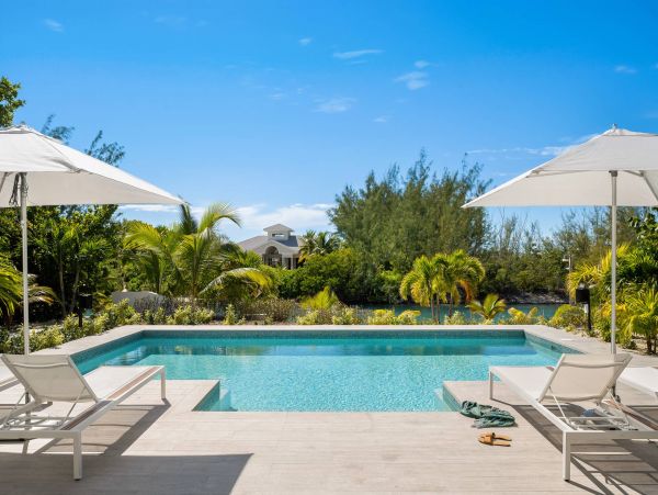 Leeward Canal Villa with 5 Bedroom and Pool
