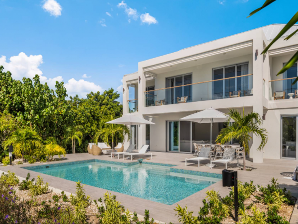 Leeward Canal Villa with 5 Bedroom and Pool