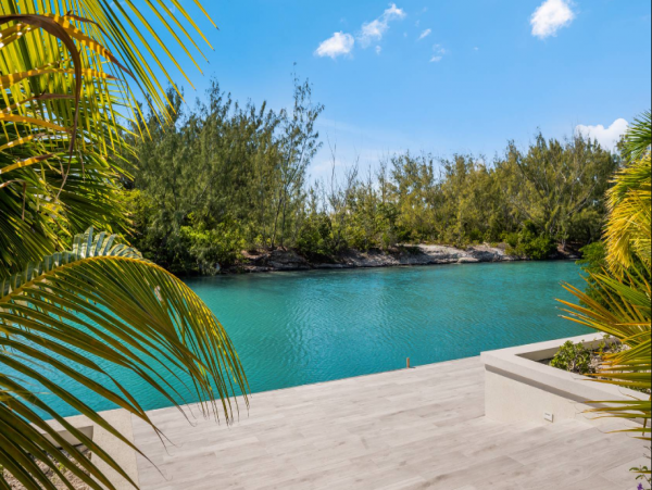 Leeward Canal Villa with 5 Bedroom and Pool