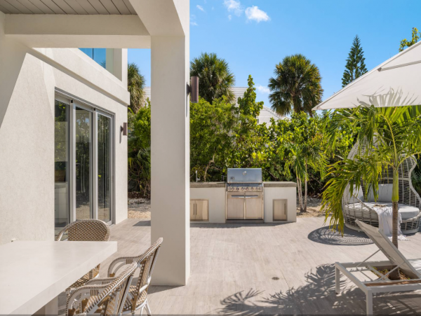 Leeward Canal Villa with 5 Bedroom and Pool