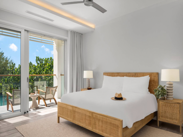 Leeward Canal Villa with 5 Bedroom and Pool