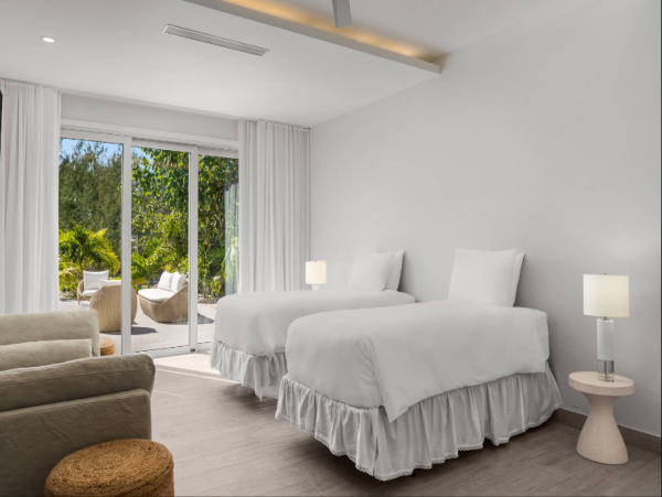 Leeward Canal Villa with 5 Bedroom and Pool