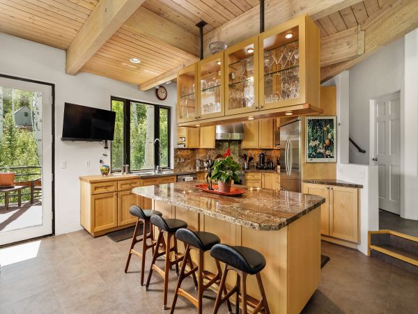 Snowmass Luxury Vacation Mountain Home with Great Amenities