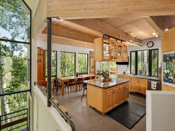 Snowmass Luxury Vacation Mountain Home with Great Amenities