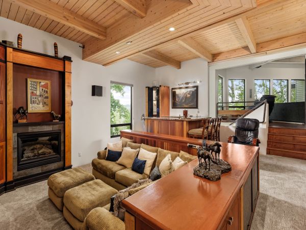 Snowmass Luxury Vacation Mountain Home with Great Amenities