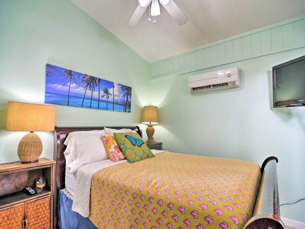 Two Bedroom Cozy Cottage in Clearwater Beach