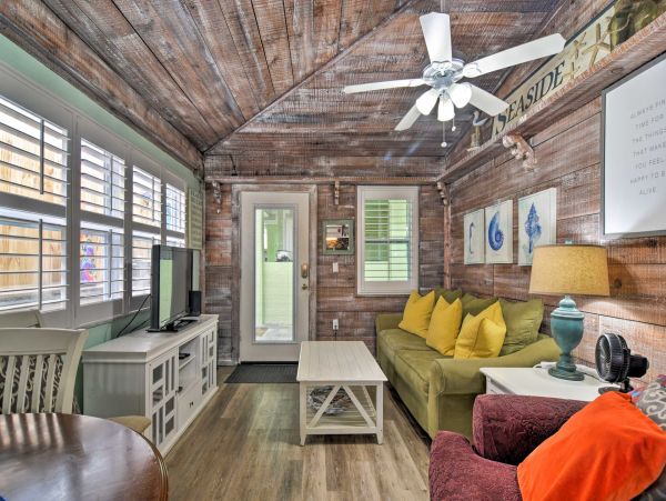 Two Bedroom Cozy Cottage in Clearwater Beach
