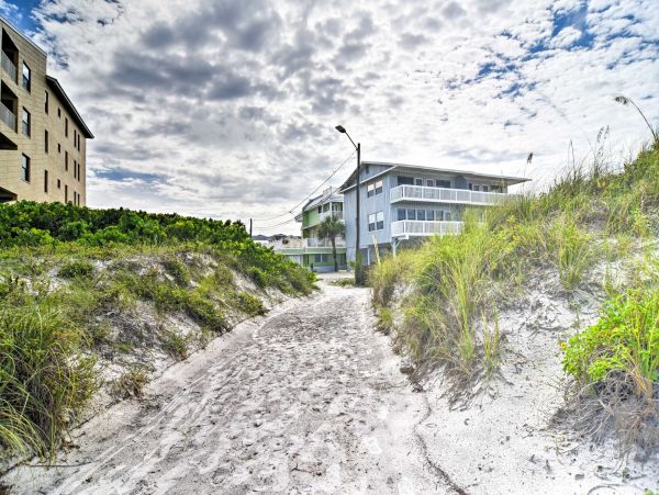 Two Bedroom Cozy Cottage in Clearwater Beach
