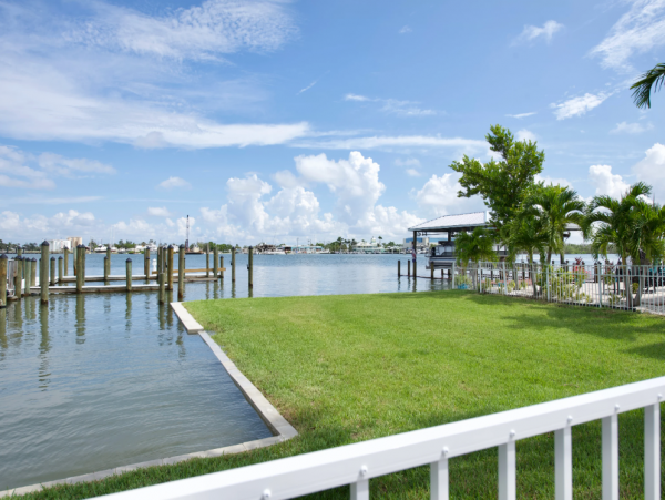 Fantastic Vacation Home with 4 Bedrooms in Fort Myers Beach