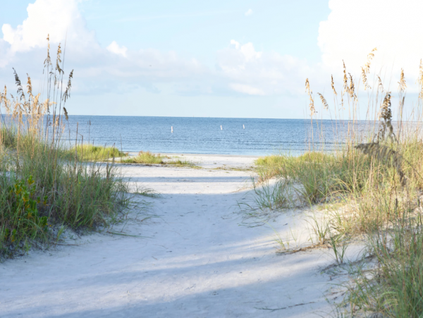 Fantastic Vacation Home with 4 Bedrooms in Fort Myers Beach