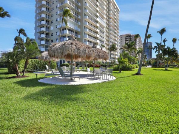 Marco Island Vacation Condo One Bedroom on Beach
