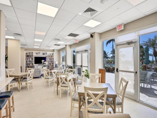 Marco Island Vacation Condo One Bedroom on Beach