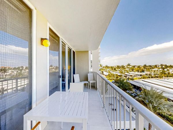 Marco Island Vacation Condo One Bedroom on Beach