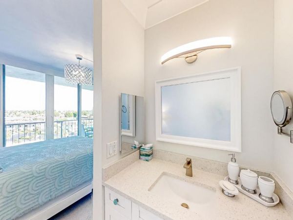 Marco Island Vacation Condo One Bedroom on Beach