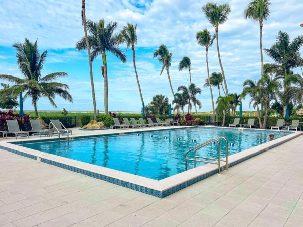 Marco Island Vacation Condo One Bedroom on Beach