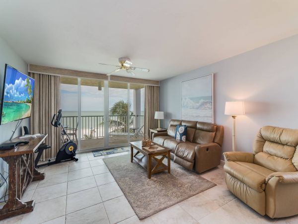 Stunning Beachfront 3 Bedroom Vacation Condo in Marco Island
