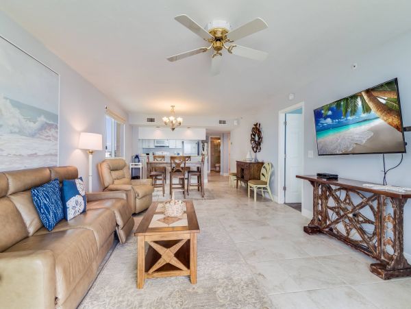 Stunning Beachfront 3 Bedroom Vacation Condo in Marco Island
