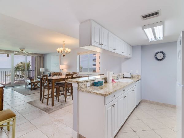 Stunning Beachfront 3 Bedroom Vacation Condo in Marco Island