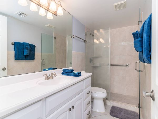 Stunning Beachfront 3 Bedroom Vacation Condo in Marco Island