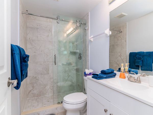 Stunning Beachfront 3 Bedroom Vacation Condo in Marco Island