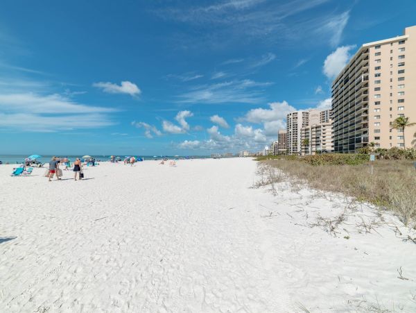 Stunning Beachfront 3 Bedroom Vacation Condo in Marco Island