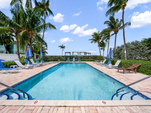 Oceanfront Cayman Island Vacation Villa One Bedroom + Loft