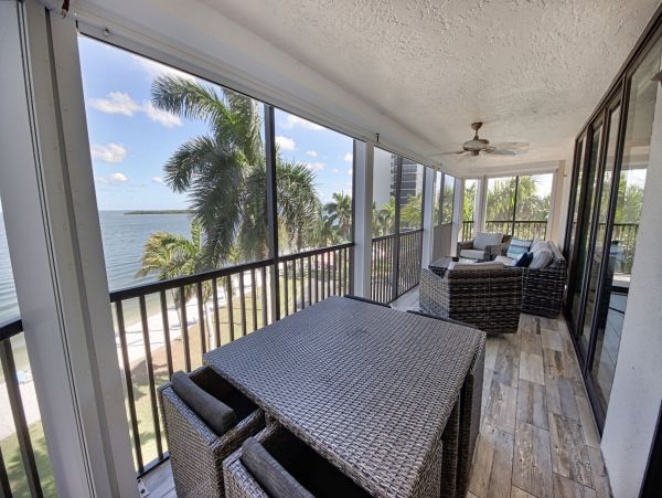 Bay Views Fort Myers Vacation Condo Two Bedroom