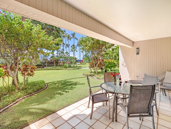 Three Bedroom Vacation Rental in Kaanapali Ground Floor
