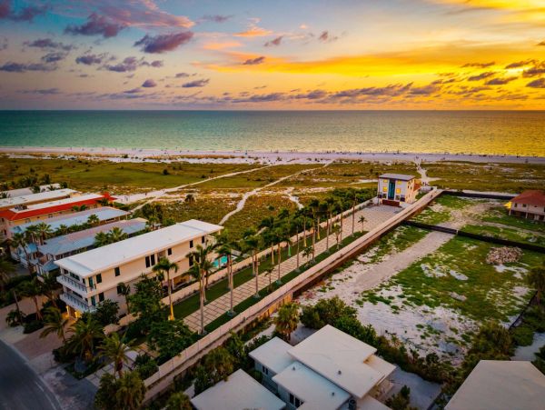 Luxurious Gulf Front Anna Maria Island Vacation Estate