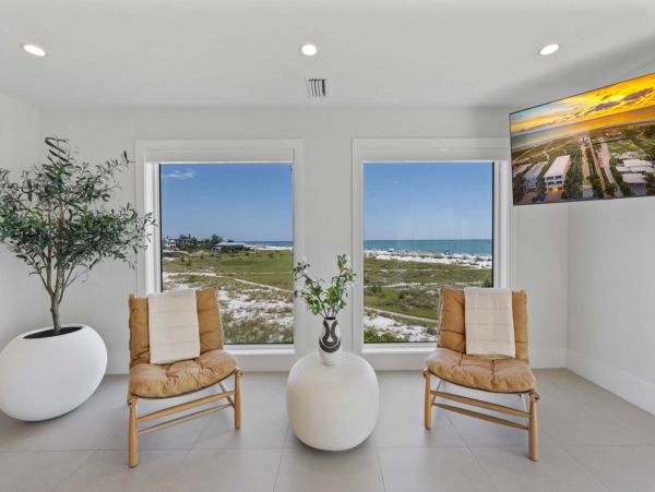 Luxurious Gulf Front Anna Maria Island Vacation Estate
