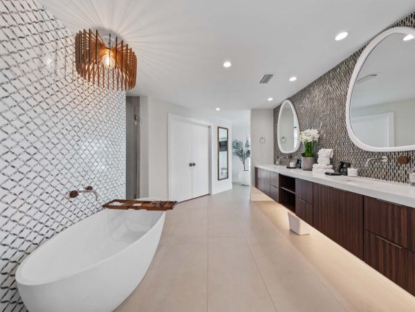 Luxurious Gulf Front Anna Maria Island Vacation Estate
