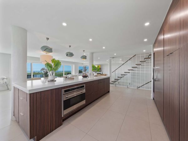 Luxurious Gulf Front Anna Maria Island Vacation Estate