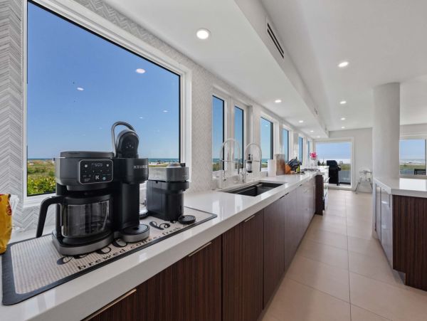 Luxurious Gulf Front Anna Maria Island Vacation Estate