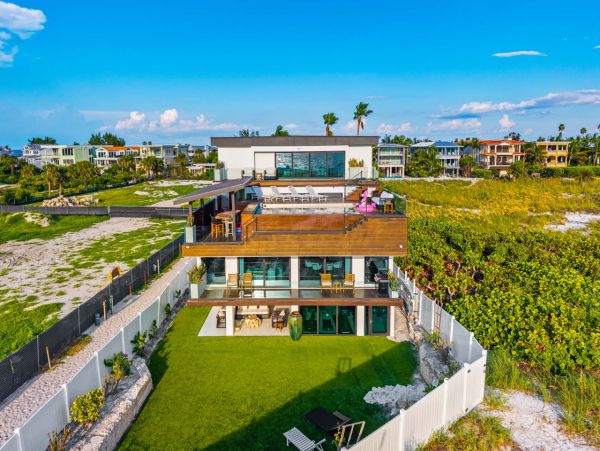 Luxurious Gulf Front Anna Maria Island Vacation Estate