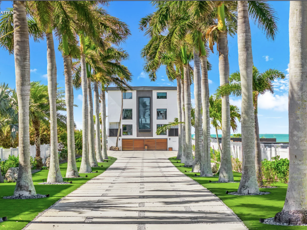 Luxurious Gulf Front Anna Maria Island Vacation Estate