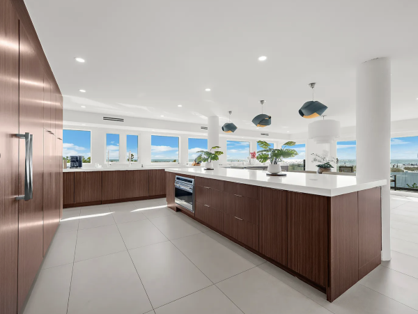 Luxurious Gulf Front Anna Maria Island Vacation Estate