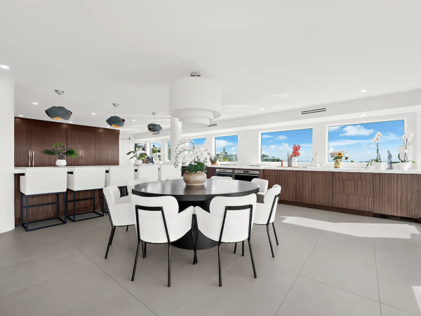 Luxurious Gulf Front Anna Maria Island Vacation Estate