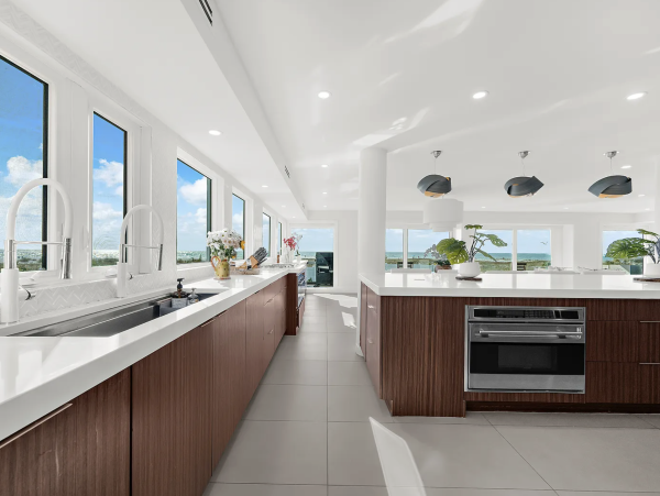 Luxurious Gulf Front Anna Maria Island Vacation Estate