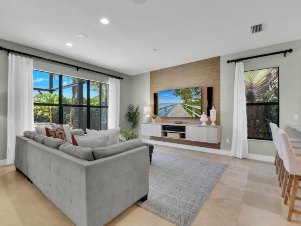 Naples Vacation Home Five Bedroom