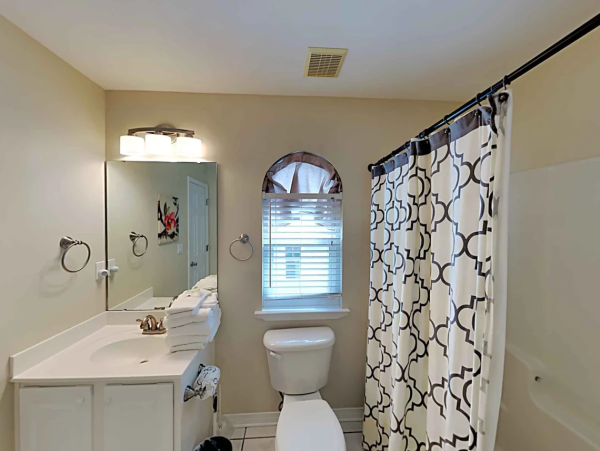 Charming Destin Retreat with Private Pool, Steps from the Gulf