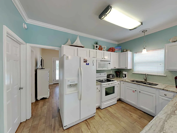 Charming Destin Retreat with Private Pool, Steps from the Gulf